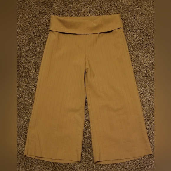 NY Invasion tan ribbed culottes,  size 9. - Picture 2 of 2